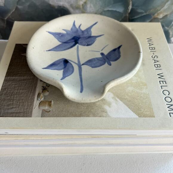 Handmade Art Pottery Ceramic Spoon Rest Plate 5.75" Hand Painted Blue Flowers - Picture 3 of 9